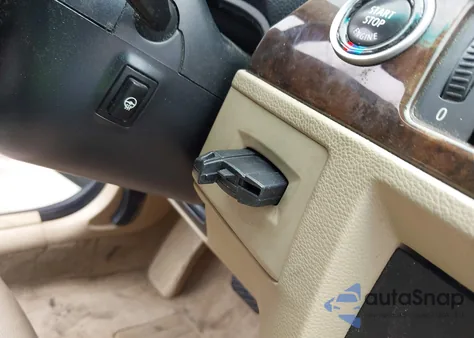 2010 BMW 328I xDrive z USA, uszkodzony, nr VIN WBAPK7C58AA458502